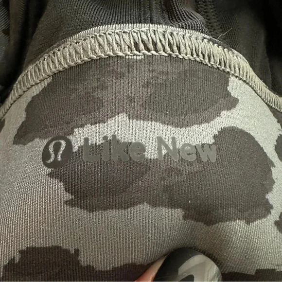 Lululemon Super Sport Tank Size 6 Stripe Cherry Cheetah Black Gray Athletic - Picture 5 of 7